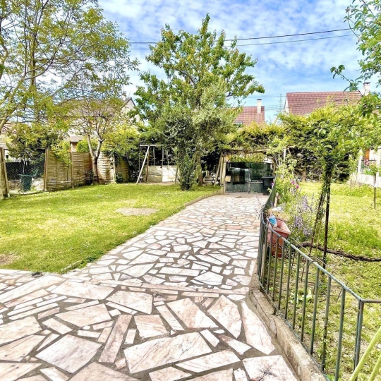  Annonces VILLEPINTE : Immeuble | GAGNY (93220) | 321 m2 | 0 &euro; 