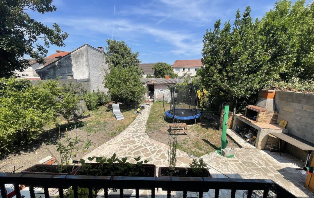 Annonces VILLEPINTE : Maison / Villa | TREMBLAY-EN-FRANCE (93290) | 200 m2 | 504 000 &euro; 